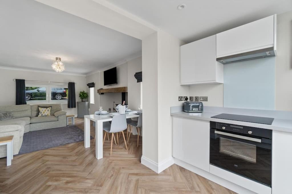 White Cottage Stunning Contemporary 2 Bedroom 2 Ensuite Annex With Hot Tub Plymouth Exteriér fotografie